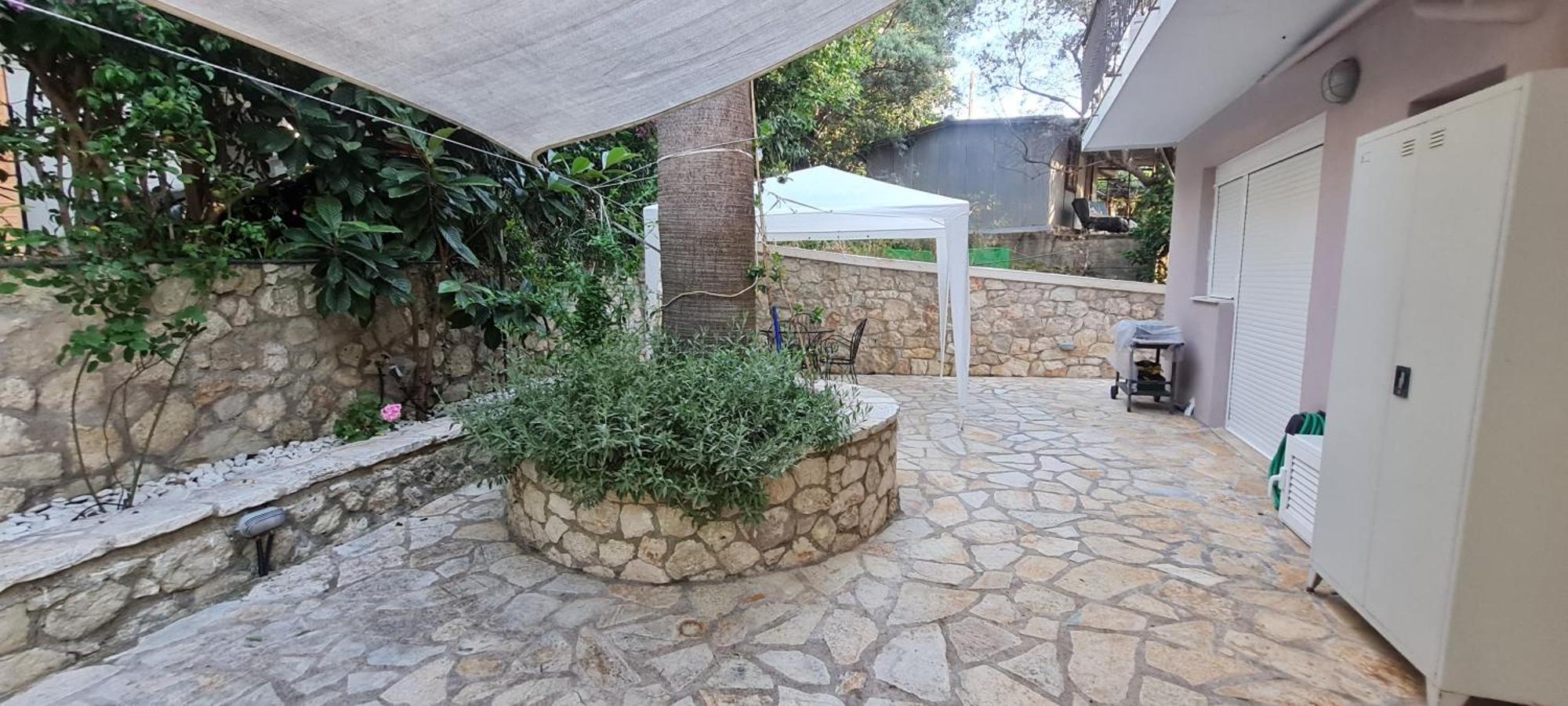 Gerys House Apartment Nikiana Exterior photo